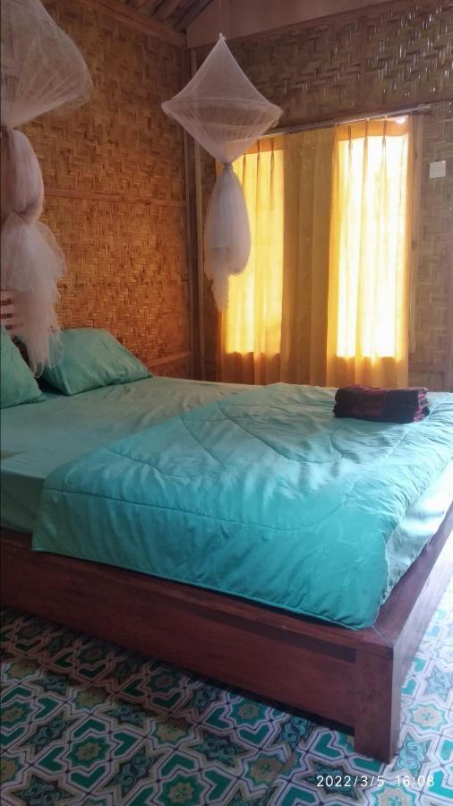 Tereng Wilis Bungalows Tetebatu Pokoj fotografie